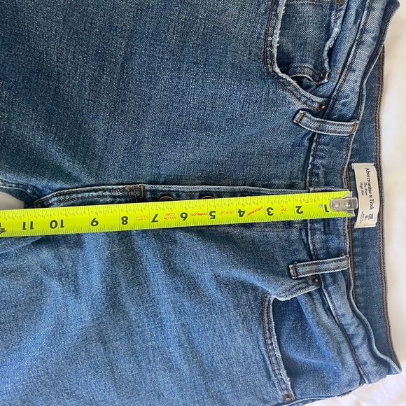 Abercrombie and Fitch The Mom High Rise Size 6s - Picture 5 of 6